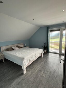 5 izbový rodinný dom s pozemkom 889 m² v obci Soblahov - 16
