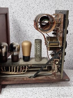 RADIOLA TYP 303 V 》UNIKÁTNE STAROŽITNÉ RADIO - 16