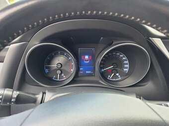TOYOTA  AURIS 1.6 i 97KW MT 6 r.v. 2018 EXECUTIVE - 16