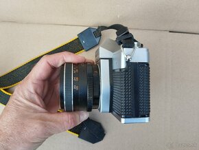 Starý fotoaparát Praktica super TL 1000+ příslušenství - 16