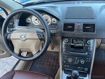 Volvo XC90 2,4 D5 AWD manuál - 16