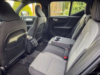 Volvo XC40, B3 AUT PLUS BLACK EDITION , DPH , 2/2026, 900km - 16