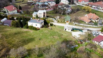 NA PREDAJ: Pozemok Podhorany 1403 m2 - 16