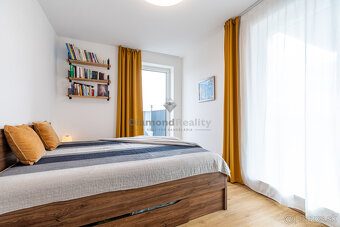 NA PREDAJ MODERNÝ 3-IZBOVÝ BYT S KRÁSNYM VÝHĽADOM - 16