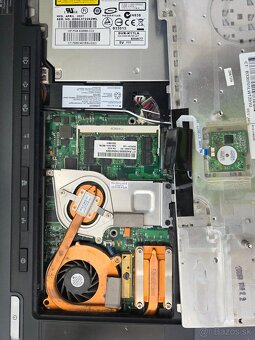 Predám nefunkčný notebook HP Compaq NC8430 - 16