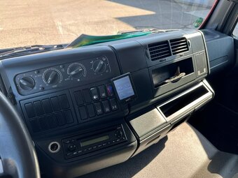 MAN TGM 18.290 se shrnovací plachtou a čelem - 16