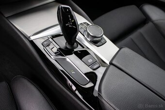 aj NA SPLÁTKY BMW Rad 5 Touring 530i xDRIVE Sport - 16