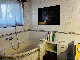 Krásny priestranný rodinný dom s výmerou 1 100 m2 PO, Svinia - 16