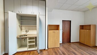 PRENÁJOM Obchodný priestor alebo kancelária centrum mesta Ru - 16