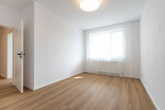 NA PREDAJ 5 – IZB. ROD. DOM, MALÁ IDA – PANSKÝ LES - 16