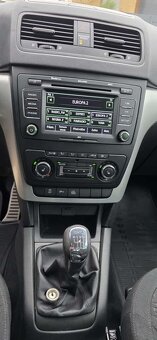 Škoda Yeti 1.8 TSI 4x4 MT6 130 000 km NOVÁ STK - 16