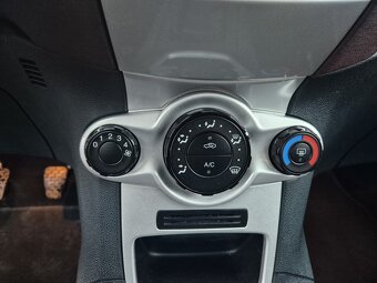 Ford Fiesta 1.25i 60 kW 5°manuál - 16
