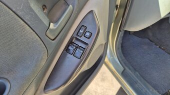 Toyota Yaris 1,0i 50kw kód motora: 1SZ - 16