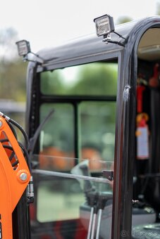 Minibager VIP15 s kabinou – Silný stroj s plným komfortem - 16