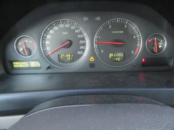 Volvo S60 2,4D AUTOMAT, TK+EK do novembra 2027 - 16