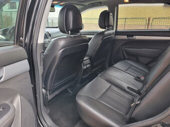 ===Kia Sorento=== - 16