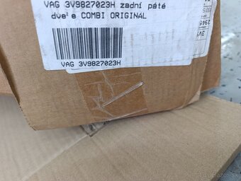 Zadné piate dvere Škoda Superb III combi - 16