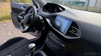 Peugeot 308 SW 1.2 e-THP 130k Combi 96kw Manuál - 16