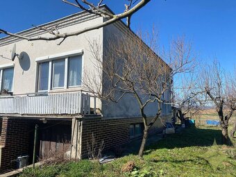 Dvojpodlažný rodinný dom z roku 1995 na okraji obce - Kosihy - 16