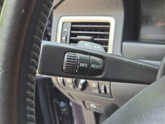 Volvo V70 2.4 D5 _ AUTOMAT - 16