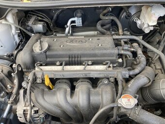 KIA RIO - 16