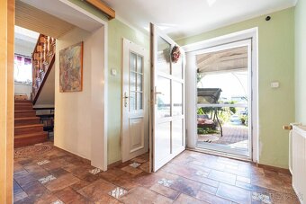Veľký 6-izb RD, bazén, klíma 23 ár pozemok / Krásna-Opátska - 16