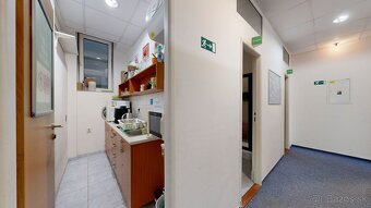 Flexibilné obchodné priestory v centre Trnavy – až 14 miestn - 16