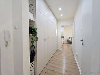 Moderný 2,5-izb byt 50m² + Loggia, CENTRUM-JUH, Južná trieda - 16