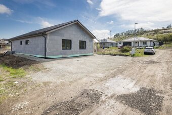 Novostavba rodinného domu napojená na všetky IS, Fintice - 16