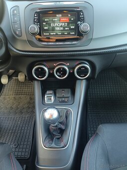 Alfa Romeo Giulietta 1,6 MJT 77 kW, r.v. 2/2015 6° manuál - 16