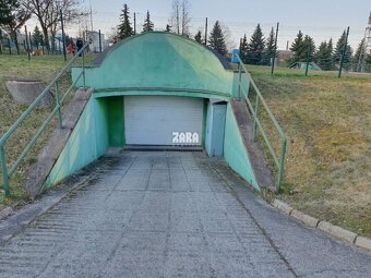 Západ -Terasa - ul. Idánska, 18 m². GARÁŽ.Elektronická brána - 16
