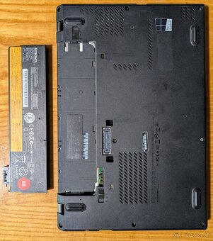 Predám Lenovo ThinkPad X250 8GB/500GB + dock + obal - 16