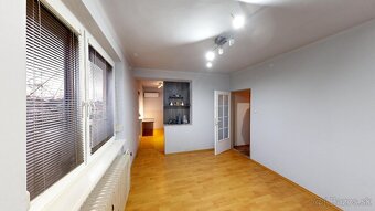 ZNÍŽENÁ CENA Na predaj rodinný dom v obci Kráľová nad Váhom - 16