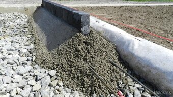 PRÍRODNÉ HNOJIVO-KOMPOST- SUBSTRAT  PRE VAŠU ZÁHRADU – - 16