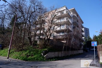 PREDÁM PRIESTRANNÝ 2,5-izb. BYT na Kramároch - 16