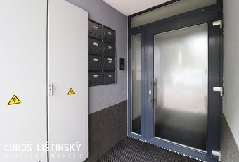 2 izb. byt v CENTRE, parkovanie, vlast.kúrenie, veľká terasa - 16