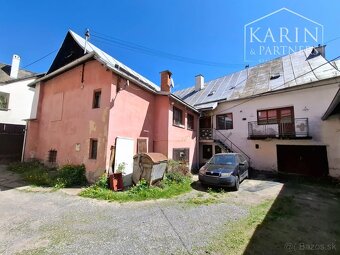 V centre Banskej Štiavnice rodinný dom s parkovaním vo dvore - 16