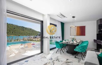 FOR SALE  NA PREDAJ  exkluzívna vila pri mori, priamo na plá - 16
