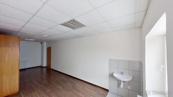 Obchodný skladový objekt  724 m2, pozemok 963 m2 - 16