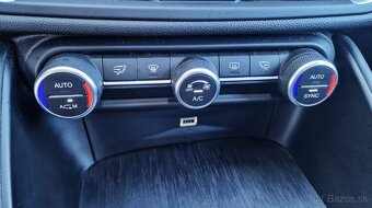 Alfa Romeo Giulia 2.0GME 147KW AT8 Dovoz z CZ Plná servisná - 16