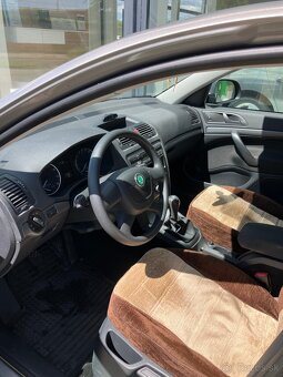 Škoda Octavia 1.6 Tour II nízky nájazd km 38.000 - 16