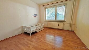 Priestranný 4-izbový byt (88m2) s lódžiou – Nemocničná - 16