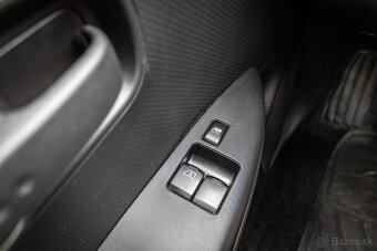Nissan Note 1.4 l - 16