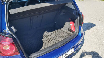 Golf V R32 - 16
