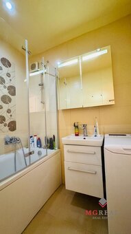 Na predaj veľkometrážny 2-izbový byt 63 m2 s balkónom a špaj - 16