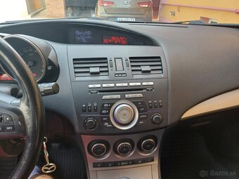 Mazda 3---1.6i-benzin--77Kw-105Ps-najazdené.-157600km - 16