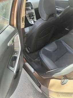 Volvo XC60 2.4D D5 M6 AWD Summum - 16