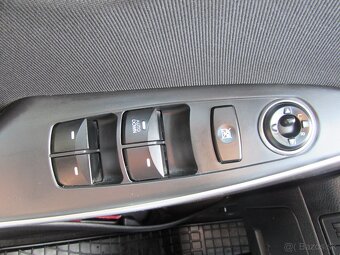 Hyundai i30 1.6 CRDi DOHC 16V Family - 16