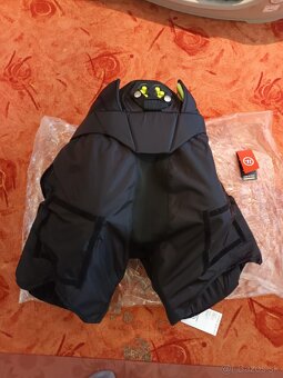 Úplně nové brankárske nohavice WARRIOR R/X4, vel. senior L - 16