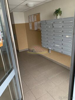 2 izbový byt s loggiou na Veternicovej ulici, kompletná reko - 16